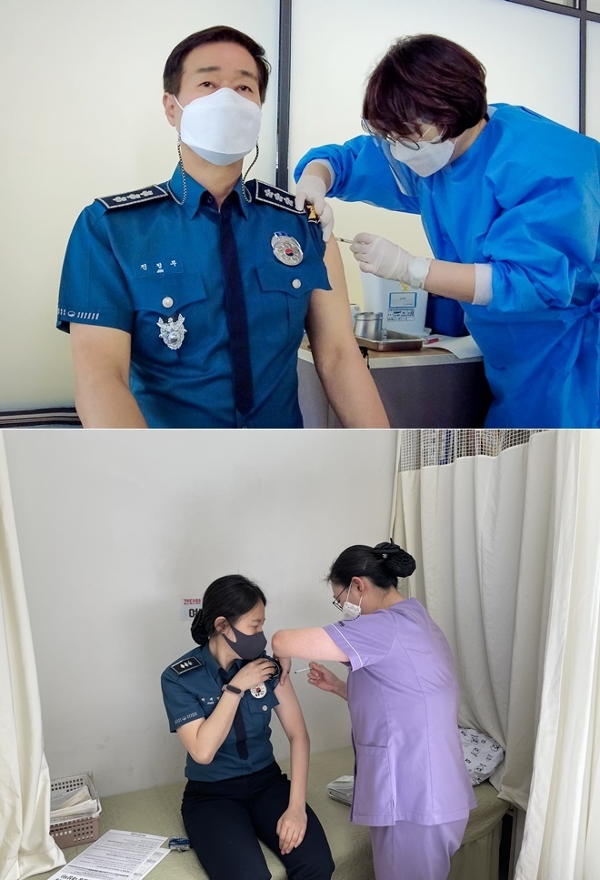 진정무 부산경찰청장과 직원이 백신을 접종하고 있다. (사진제공=부산경찰청)