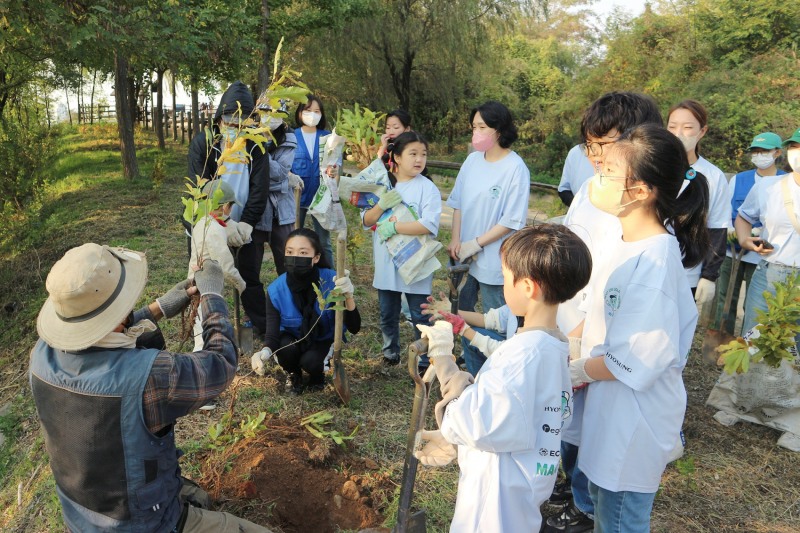 [산업 이슈] 효성, 서울시민과 함께하는 ‘효성 나눔의 숲’ 나무심기 행사 外