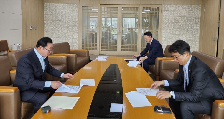 이종배(왼쪽) 의원, 박상우 국토부 장관 강도형 해수부 장관 면담 (사진=의원실)