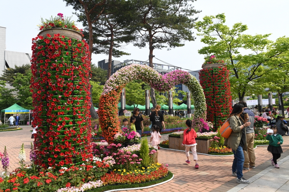 지난 2019년 정관 중앙공원에서 열린 기장 꽃길 나들이 행사 모습.(제공=부산 기장군)