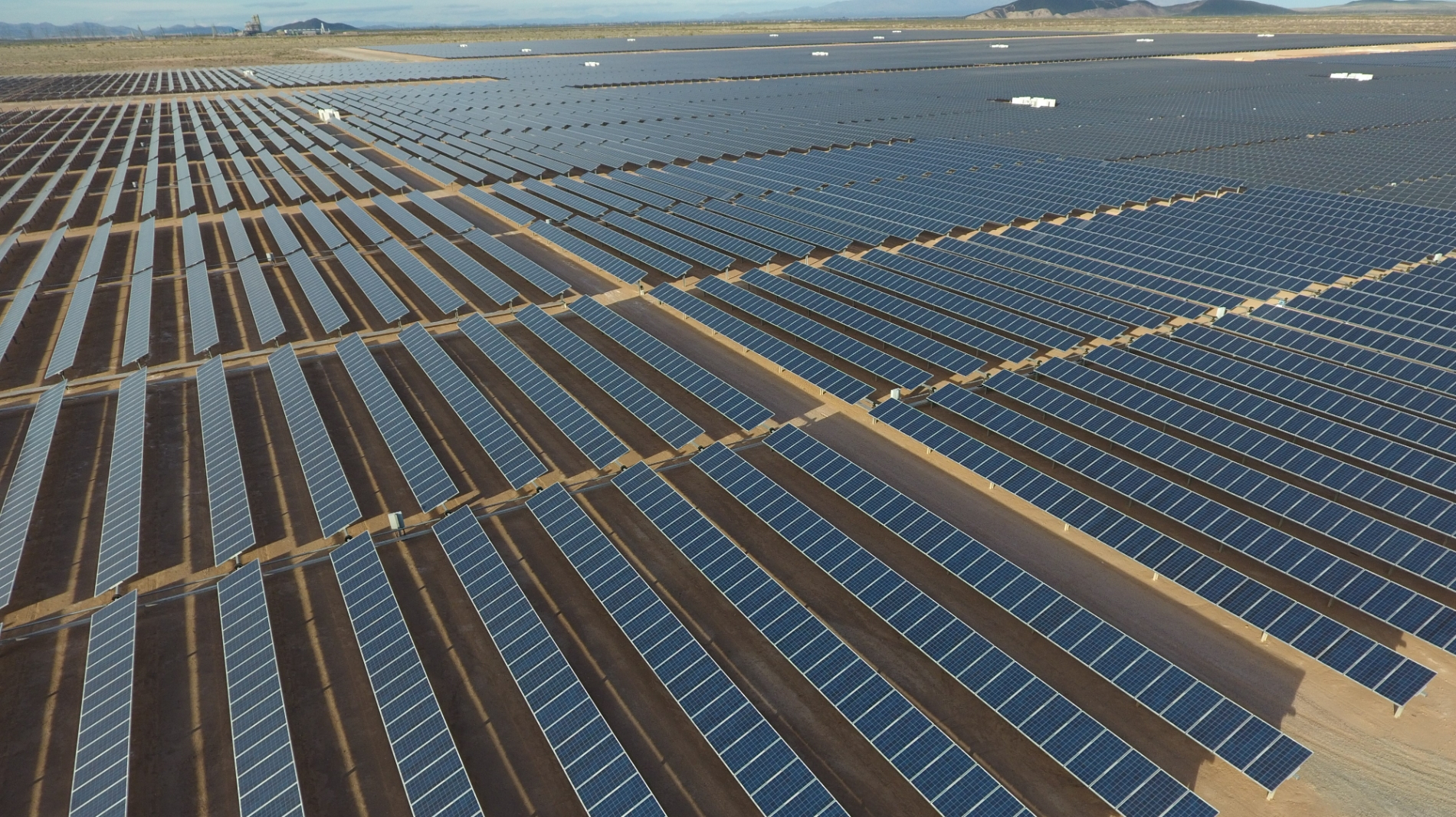 미국 애리조나주에 설치된 HD현대에너지솔루션의 고출력 태양광 모듈의 모습.(사진=HD현대에너지솔루션)