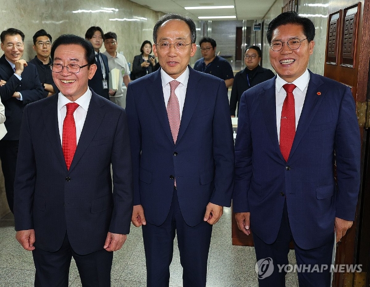 이종배 (왼쪽) 국회의원 (사진=연합뉴스)