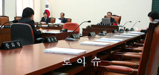 의원님 어디 계세요…명패의 아우성