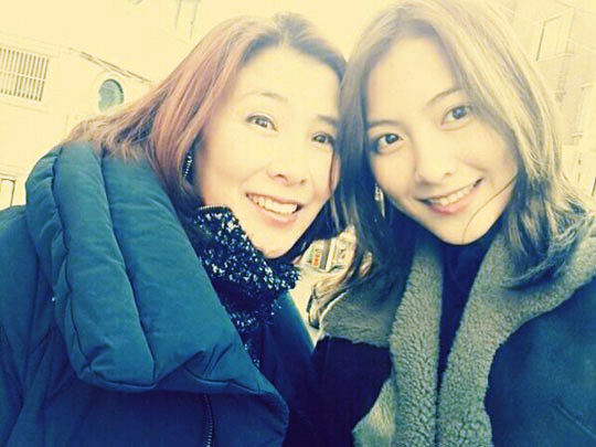 ▲강지영어머니공개