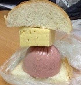▲뭉텅이샌드위치(사진=인터넷게시판)