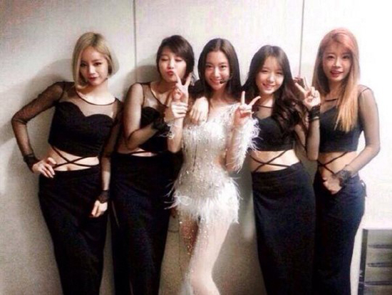 ▲클라라걸스데이(사진=클라라트위터)