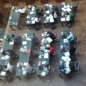 ▲잠잘수없는도서관