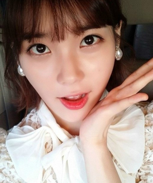 ▲아이유팬카페셀카사진(사진=아이유팬카페)