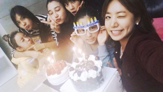 ▲손나은생일파티(사진=에이핑크공식팬카페)