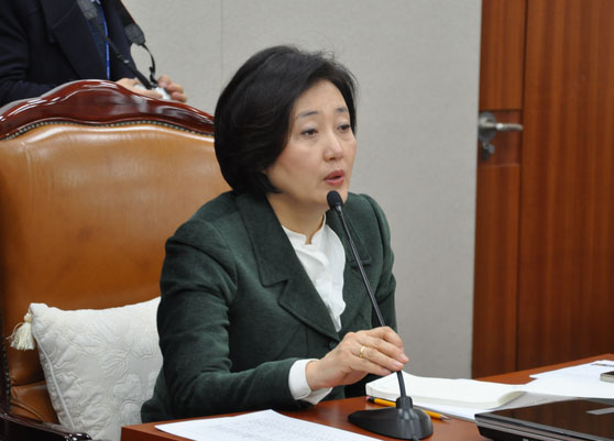 ▲국회법제사법위원회위원장인박영선민주당의원(사진=홈페이지)