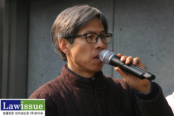 ▲민변비상특위공안탄압대응팀장으로서규탄발언하는권영국변호사
