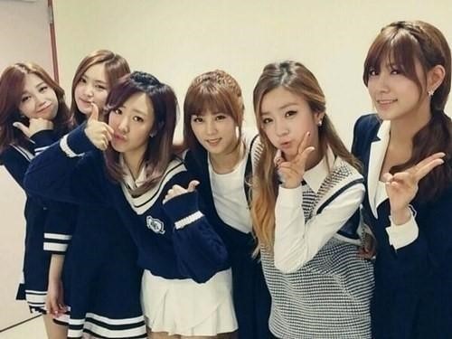 ▲인기가요에이핑크인증샷(사진=에이핑크공식트위터)