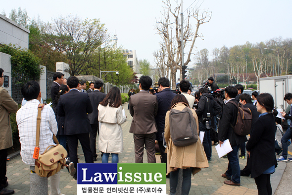 ▲기자회견에취재나온수많은취재진