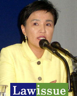 ▲법무부장관시절의강금실변호사