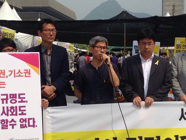 ▲12일광화문광장에서기자회견하는권영국변호사.사진권영국변호사페이스북