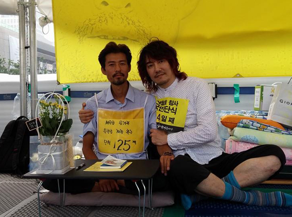 ▲유민아빠김영오씨와공조단식을하던모습(사진=김장훈페이스북)