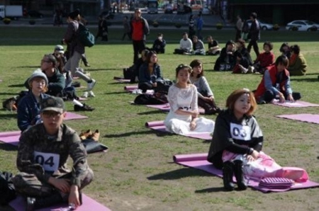 ▲말그대로초점없는시선들/서울시제공/멍때리기대회