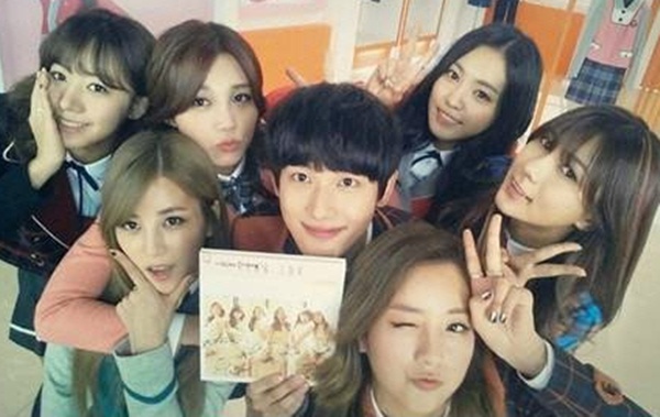 ▲에이핑크임시완(사진=에이핑크공식SNS)