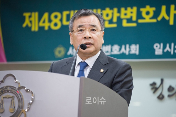 ▲서울고검장출신으로제48대대한변협회장선거에출마한박영수변호사(사진=페이스북)