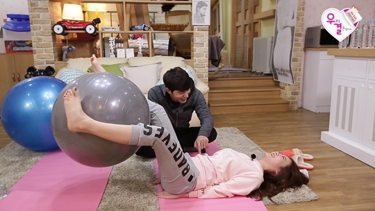 유라 홍종현 '스킨십 난무...이러다 정분날라~'