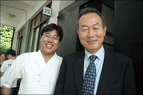 ▲최보경교사와이석태변호사(사진=최보경교사페이스북)