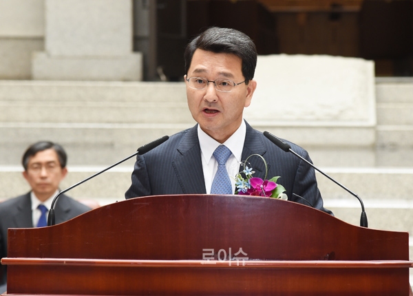 ▲8일대법원에서취임식을갖고있는박상옥신임대법관(사진제공=대법원)