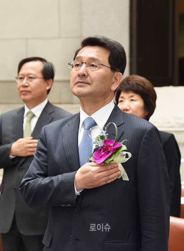 ▲8일대법원에서취임식을갖고있는박상옥신임대법관(사진제공=대법원)