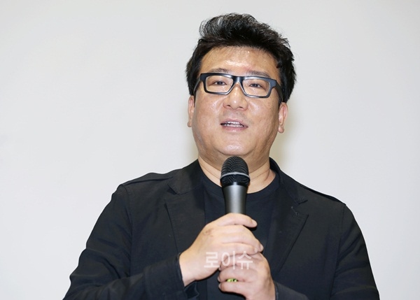 ▲윤제균감독이교직원과학생들을상대로강연을하고있다.(사진제공=한국해양대)