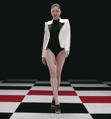 5월의 신부 장윤주, ‘전생에 나라 구한 각선미’
