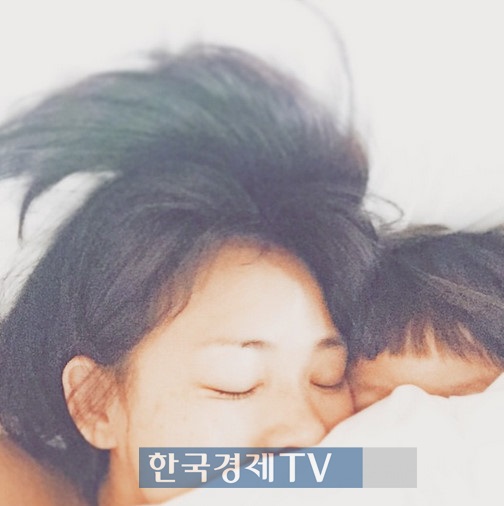 슈퍼맨 야노 시호 추사랑 침대 셀카 공개, '눈부신 민낯'