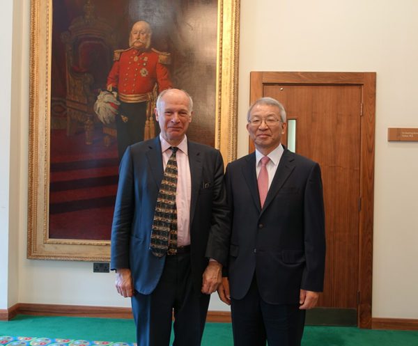 ▲데이빗뉴버거영국대법원장과양승태대법원장(사진=대법원)