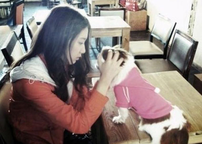 박신혜, ‘강아지 그윽한 눈빛으로 교감중?’