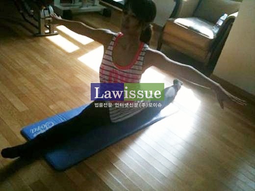 당신은 너무합니다 엄정화, 유연성 과시하며 다리찢기 선보여 "박수 한번 쳐주세요"