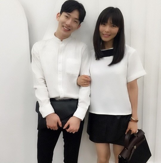 원더걸스 선예, 조권 SNS "15년 친구 오늘 우리가 커플"