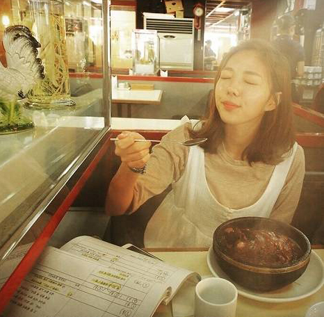 구자욱과 친한 사이 채수빈, 깜찍 폭발 행복한 표정