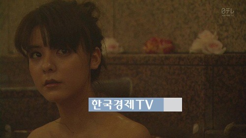 후지이 미나, 방송 중 목욕을? 뽀얀 속살 노출