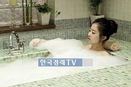 오 나의 귀신님 박보영 떠난다 공개…아찔 쇄골 드러낸 목욕신