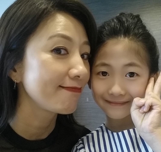박민하, 김희애와 진짜 모녀같은 다정한 투샷 '훈훈'