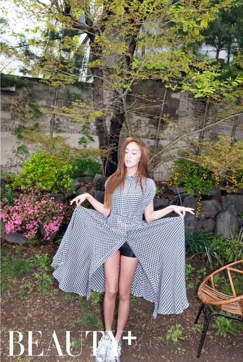 제시카 SM과 결별 '훨훨 날아가는 나비연출?'