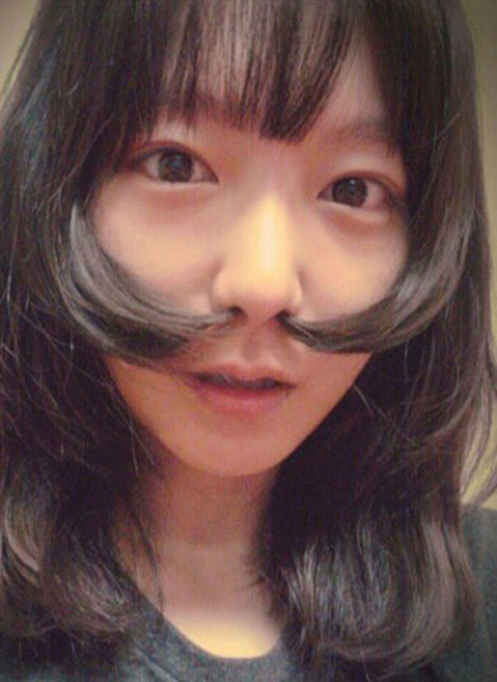 신소율, 머리카락을 콧구멍에?...엽사 '눈길'