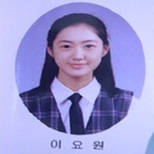 이요원, 졸업 사진 속 풋풋+순수 미모 '시선집중'