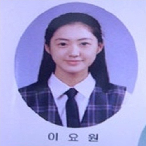 이요원, 졸업 사진 속 풋풋+순수 미모 '시선집중'
