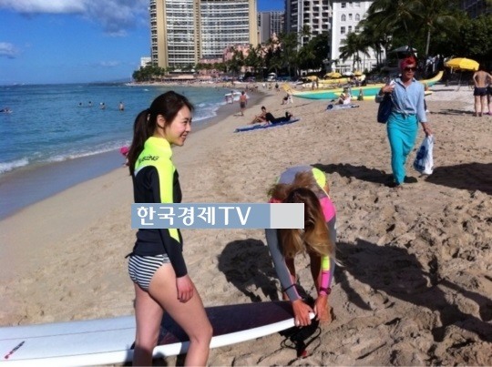 화정 이연희, 래쉬가드 입은 사진 눈길 '몸매 상상 이상'