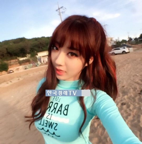 나인뮤지스 데뷔 5주년, 경리 래쉬가드 인증샷…깜찍