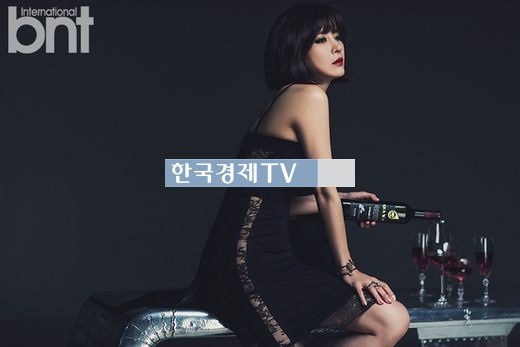 유선, '검정 스커트+오토바이' 라이더 변신? '눈길'