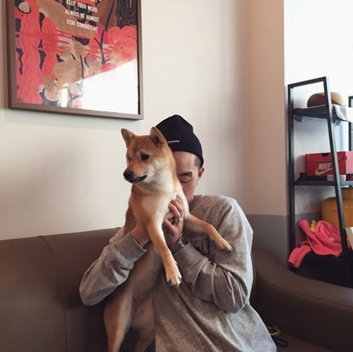 자이언티, 강아지 들고도 인기 폭발? "너를 좋아해"