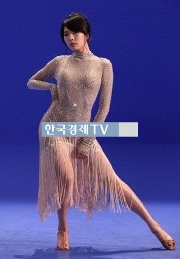 현아 잘나가서 그래, ‘노골적인 눈빛에 다 벗은 줄...’