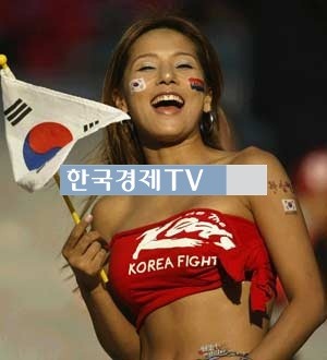 미나, 천 하나만 걸친 모습 보니 '레드 여신 자태'