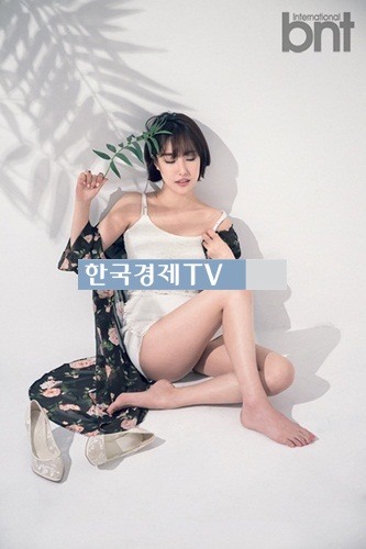 별난며느리 김윤서, 엉밑살 드러낸 채 '순백의 여신'