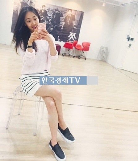 별난며느리 다솜 ‘운동화에서 무결점 각선미’